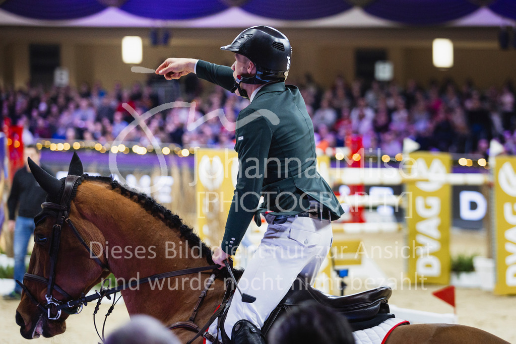 251221_IFRF_Jumping_GP-107 | Deine schönsten Turniermomente als professionelle Fotos! Entdecke hochwertige Pferdesport-Fotografie im Online-Shop. Jetzt Fotos finden & bestellen!