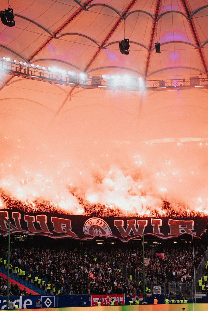 DSC00106 | Der offizielle Shop für FC St. Pauli Fotos. Wähle aus Spielszenen & Fanmomenten dein FCSP Wunschformat. Wir liefern Millerntor-Atmosphäre.