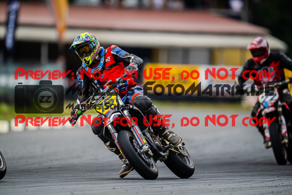 MaZZes_FotoMatrix_220813_7997 | UE40