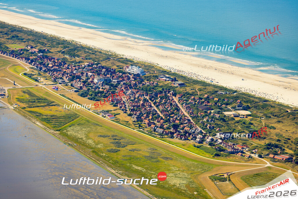 Aktuelles Luftbild von Schönes Bild von Juist - Die Luftaufnahme wurde 2022 mittels UL-Flugzeug erstellt ( keine Drohne ) - hochauflösende Kamera-Systeme von  Canon -Beste Qualität - Für grossformatige Ausdrucke geeignet. Die Geschenkidee !