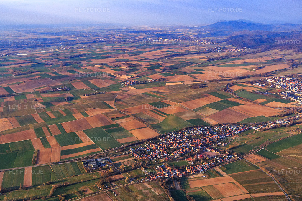 Luftbild: Ortsansicht aus Norden im Ortsteil Drusweiler in Kapellen-Drusweiler im Bundesland Rheinland-Pfalz in Deutschland. Foto: IMG_076757.jpg vom 28.03.2015 durch Werner Riehm/FLY-FOTO.de