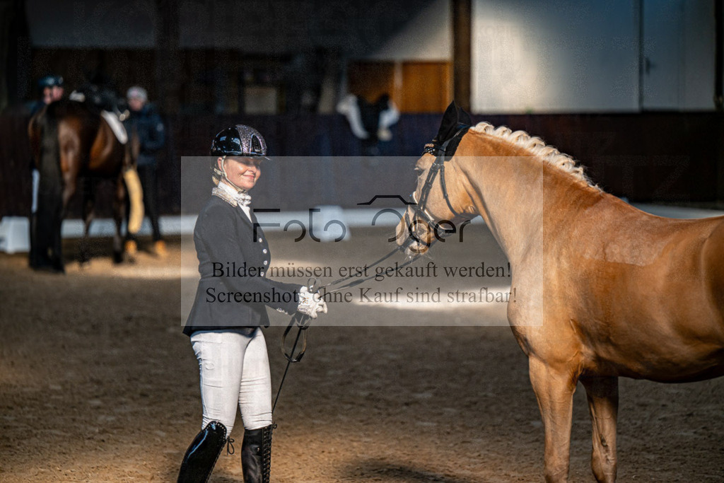 20240308-DOS_4210 | Entdecke hochwertige Reitturnierfotos von Foto Oger. Professionell, emotional und authentisch – jetzt Lieblingsmomente im Shop bestellen.Deutschlandweite Turnierfotografie. - Realisiert mit Pictrs.com