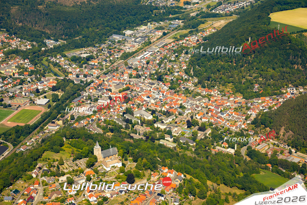 Das Luftbild der Stadt Marsberg wurde 2022 vom Flugzeug heraus erstellt (keine Drohnen-Aufnahmen) Aufnahmehöhe ca.450 Meter- hohe Bildauflösung und Druck-Qualität. Garantiert!