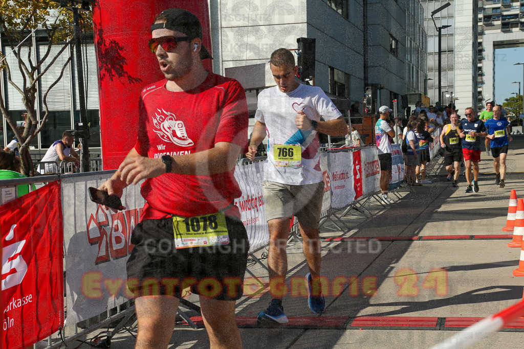 240921_1522_EX1_5325 | Sportfotografie im Rhein-Sieg Kreis, Köln, Bonn, NRW, Rheinland Pfalz, Hessen, etc. Unser Tätigkeitsfeld umfasst den Laufsport vom Volkslauf über den Marathon, Duathlon, Triathon bis zum Ultralauf wie Kölnpfad Ultra oder Schindertrail.