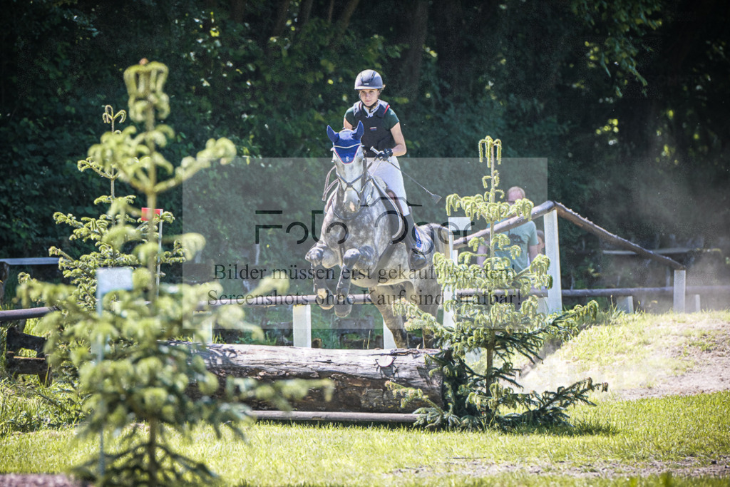 DOS_5903 | Entdecke hochwertige Reitturnierfotos von Foto Oger. Professionell, emotional und authentisch – jetzt Lieblingsmomente im Shop bestellen.Deutschlandweite Turnierfotografie. - Realisiert mit Pictrs.com