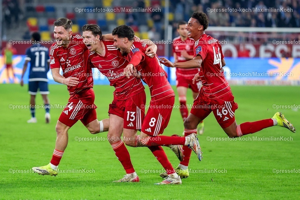 F9527022601095 | 27.02.2026, Fußball, Fortuna Düsseldorf - VfL Bochum, 2. Fußball Bundesliga, Merkur Spiel-Arena, Saison 2025 2026: Torjubel nach dem Tor zum 2:0 durch Torschütze Florent Muslija&nbsp;(Fortuna Düsseldorf #24)  zusammen mit Cedric Itten&nbsp;(Fortuna Düsseldorf #13) Anouar El Azzouzi&nbsp;(Fortuna Düsseldorf #08) Klaus Sima Suso&nbsp;(Fortuna Düsseldorf #46)   DFB regulations prohibit any use of photographs as image sequences and or quasi-video.