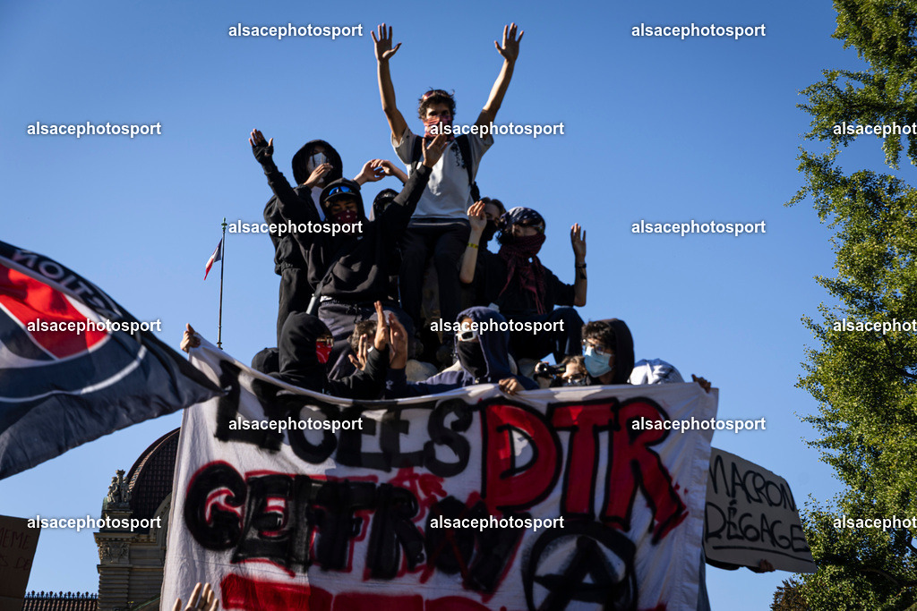 _B7A0800 | manifestation de lycéens à Strasbourg, le 6 octobre 2026, dans le cadre d’un mouvement national de protestation contre les conditions d’apprentissage. - Realisiert mit Pictrs.com