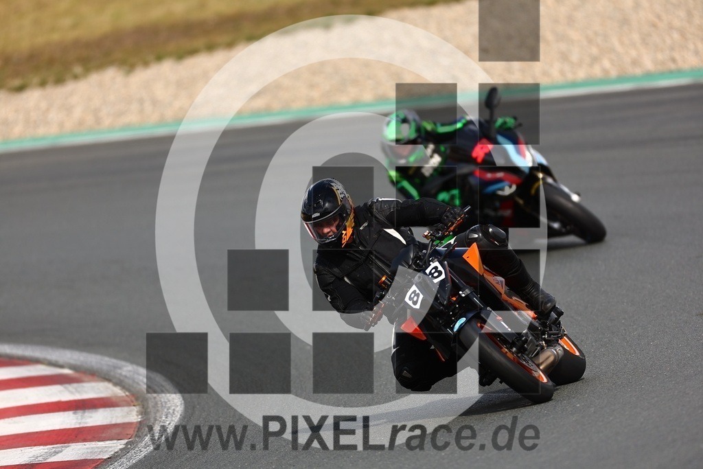 0088-20240909_02191 | Schöne Erinnerungen an spannende Momente - das festzuhalten ist unser Job. PIXELrace.de ist seit 2003 auf den Rennstrecken Europas unterwegs um die Action draußen beim Fahren und die wunderbare Stimmung imm Fahrerlager für euch einzufangen.