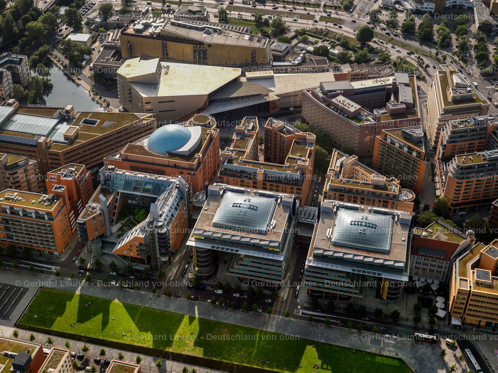 2790259 | Potsdamer Platz Arkaden in Berlin