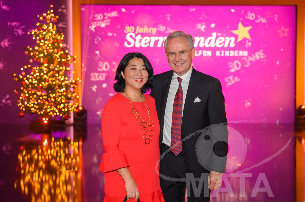 _DWA1324 |  Yoko Higuchi-Zitzmann und Matthias Zitzmann  bei '30 Jahre Sternstunden-Gala 2023' in der Frankenhalle. Nürnberg, 15.12.2023 - Realisiert mit Pictrs.com