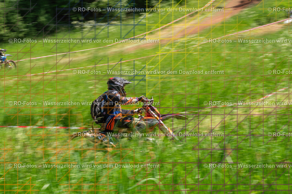 Wolfshausen 2 Lauf -911 | Sportfotografie von RO-Fotos: Motorsport, Motocross, Enduro, Laufveranstaltungen und Triathlon. Professionelle Fotos von Sportlern und Events. - Realisiert mit Pictrs.com