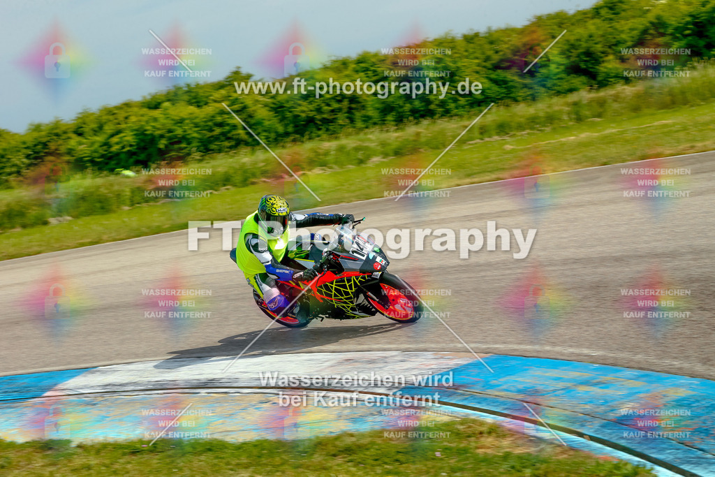 _MOT1122 | Hier findet Ihr Bilder von Touristenfahrten auf der Nürburgring Nordschleife oder von anderen Veranstaltungen die ich besucht habe. Viel Spass beim Durch Schauen 