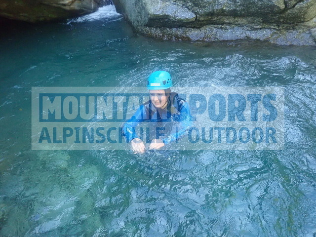 PC020094 | Bestelle die Bilder deines Berg- oder Wasser-Abenteuers mit Mountain Sports bequem von zu Hause aus direkt über unseren Online Fotoshop von pictrs.com. - Realisiert mit Pictrs.com