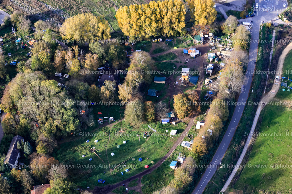 Luftbild Erkelenz _ Jülich _ Hambacher Forst_ Lützerath ist ein Weiler der Stadt Erkelenz Braukohle_ Tagebau_Garzweiler-8615 | Luftbildfotografie Hermann Klöpper - Realisiert mit Pictrs.com