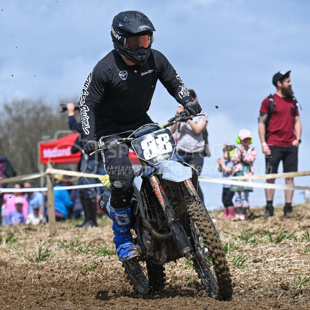 Motocross Schlatt bei Winterthur - 29. April 2023 | #88 Sturzenegger Urs aus Diepoldsau (CH) auf Husqvarna Fc 250 in der Kategorie MX2 am Motocross Schlatt bei Winterthur, 29. April 2023.
Instagram: @mx_schlatt | @mc_wila | @sam_schweiz
Bild: Sportfotografie Markus Aeschimann | www.markus-aeschimann.ch - Realisiert mit Pictrs.com