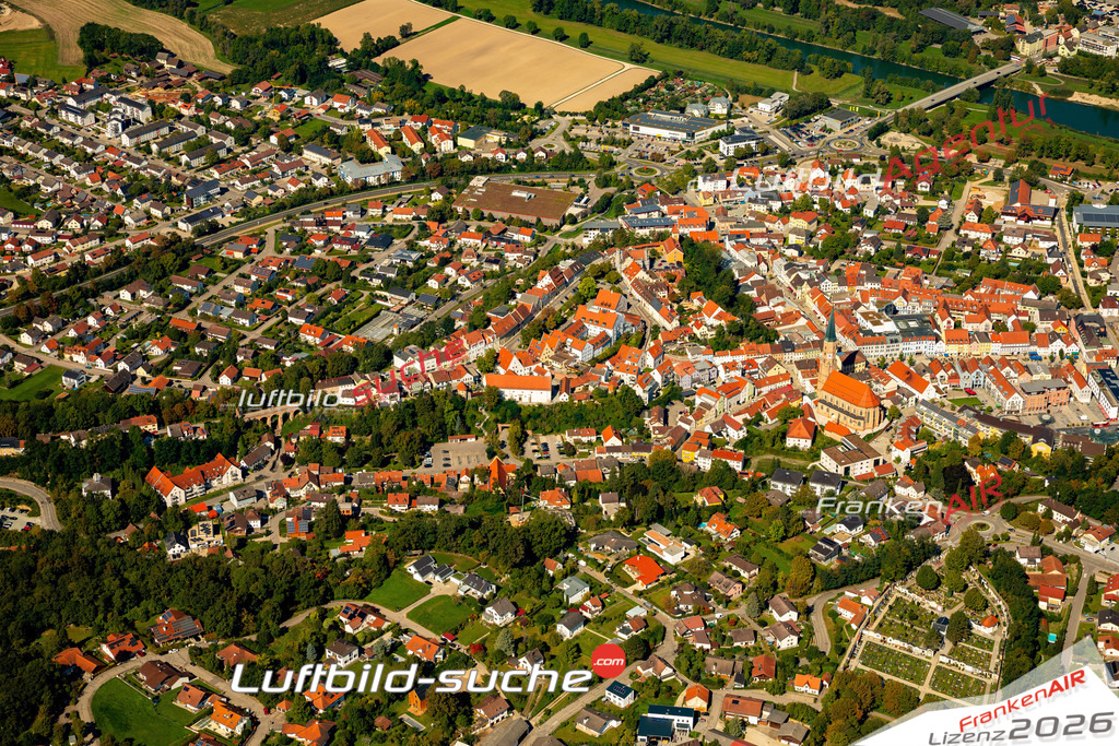 Das Luftbild zeigt :  Dingolfing - Die Luftaufnahme wurde 2023 vom UL-Flugzeug aus erstellt ( keine Drohne ) - Hochauflösende Luftaufnahme - Für grossformatige Ausdrucke geeignet. Die Geschenkidee !Mit Lizenz und Bildrechte bestellbar