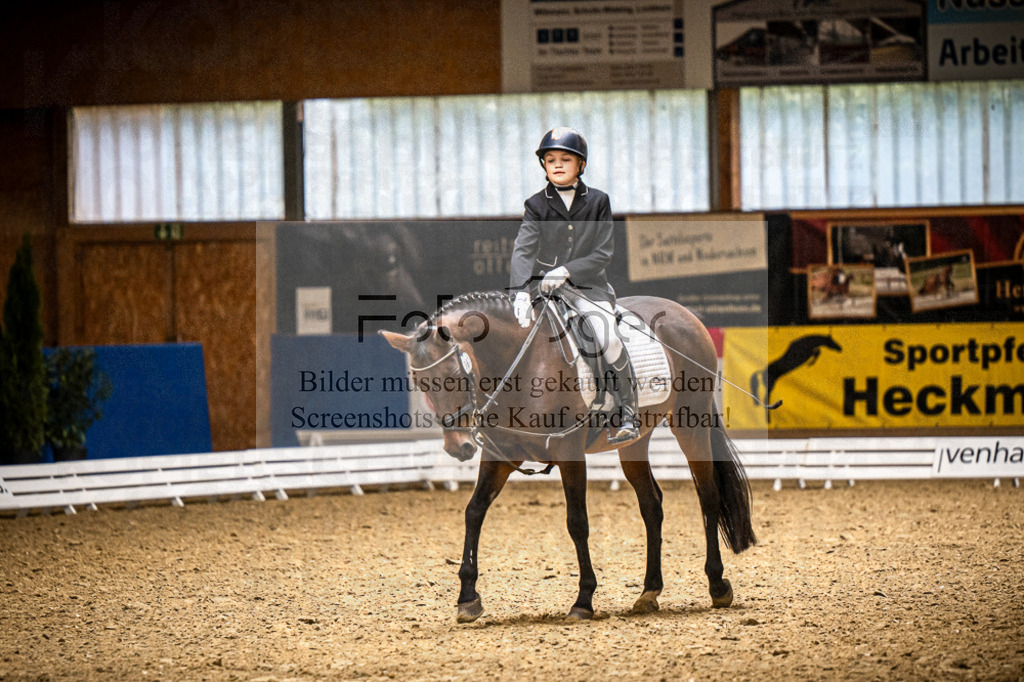 DOS_1782 | Entdecke hochwertige Reitturnierfotos von Foto Oger. Professionell, emotional und authentisch – jetzt Lieblingsmomente im Shop bestellen. - Realisiert mit Pictrs.com