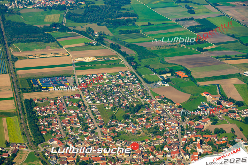 Das Luftbild zeigt :  Burgheim - Die Luftaufnahme wurde 2024 vom UL-Flugzeug aus erstellt ( keine Drohne ) - Hochauflösende Luftaufnahme - Für grossformatige Ausdrucke geeignet. Die Geschenkidee !Mit Lizenz und Bildrechte bestellbar