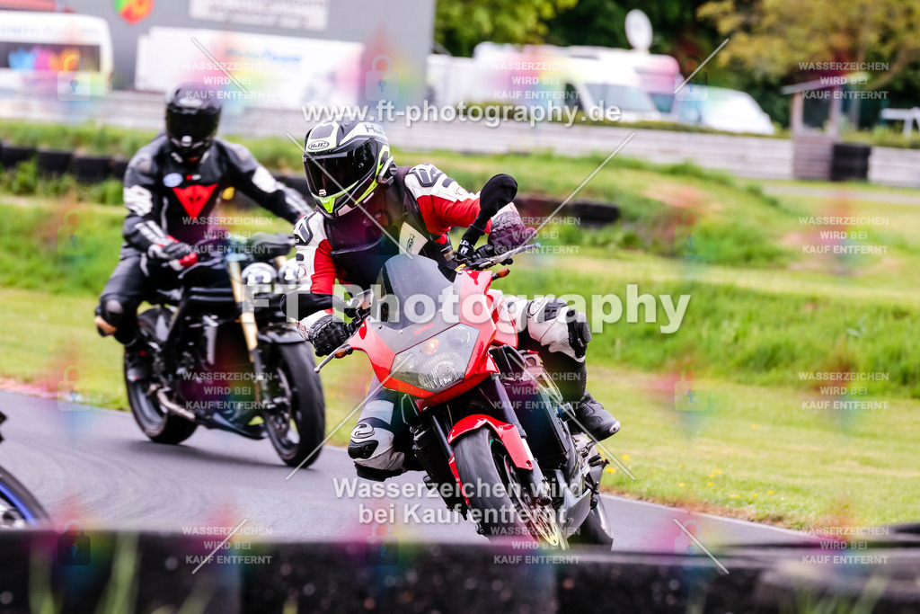 MotoTeamVBK-20351 | Hier findet Ihr Bilder von Touristenfahrten auf der Nürburgring Nordschleife oder von anderen Veranstaltungen die ich besucht habe. Viel Spass beim Durch Schauen 