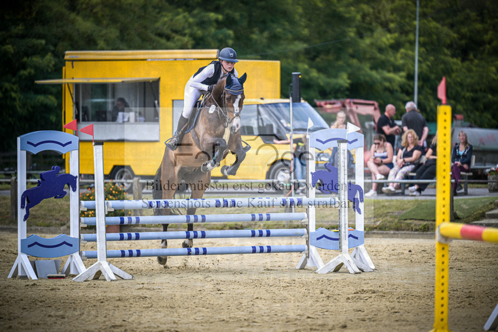 DOS_1763 | Entdecke hochwertige Reitturnierfotos von Foto Oger. Professionell, emotional und authentisch – jetzt Lieblingsmomente im Shop bestellen.Deutschlandweite Turnierfotografie. - Realisiert mit Pictrs.com