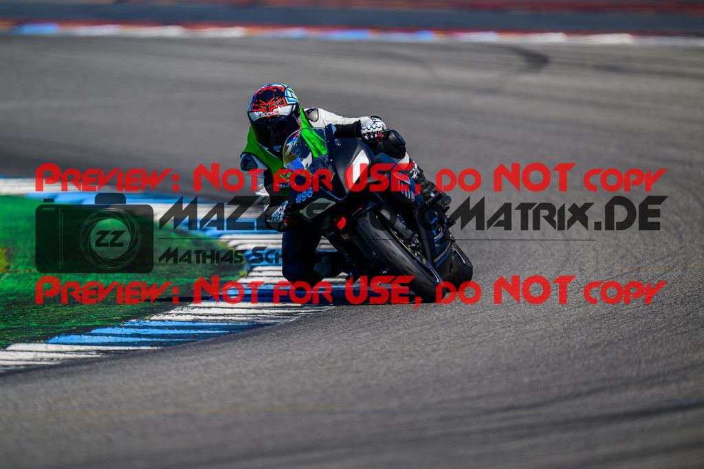 MaZZes_FotoMatrix_240520_6007705_9491 | INST