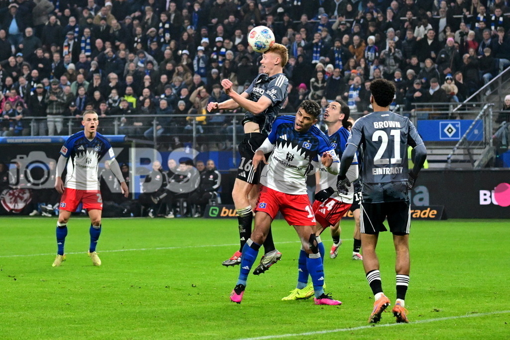 KBS Picture_HSV-Frankfurt_036 | v.l. Larsson Hugo (Eintr. Frankfurt) , Koenigsdoerffer Ransford-Yeboah (HSV) ,Sportplatz :  Volksparkstadion, - Realisiert mit Pictrs.com