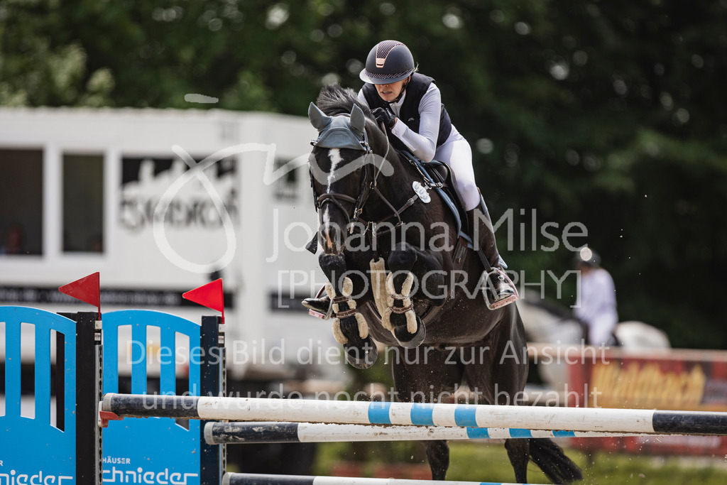 250531_MayDays_M2-SpringenmstAnf-726 | Deine schönsten Turniermomente als professionelle Fotos! Entdecke hochwertige Pferdesport-Fotografie im Online-Shop. Jetzt Fotos finden & bestellen!