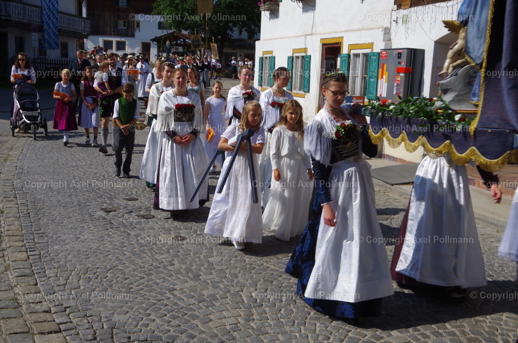 IMGP3488 | fotografiert von Axel PollmannLeonhardi Wallfahrt Benediktbeuern und Murnau, Fronleichnam, Fasching, Landschaft im Loisachtal und Benediktbeuern  - Realisiert mit Pictrs.com
