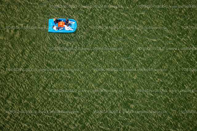 Sundern230504657Langscheid | Luftbild, Blaues Tretboot auf dem Sorpesee, Langscheid, Sundern, Sauerland, Nordrhein-Westfalen, Deutschland