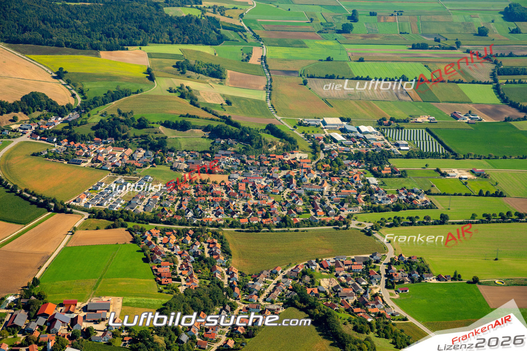 Das Luftbild zeigt :  Weng - Die Luftaufnahme wurde 2023 vom UL-Flugzeug aus erstellt ( keine Drohne ) - Hochauflösende Luftaufnahme - Für grossformatige Ausdrucke geeignet. Die Geschenkidee !Mit Lizenz und Bildrechte bestellbar