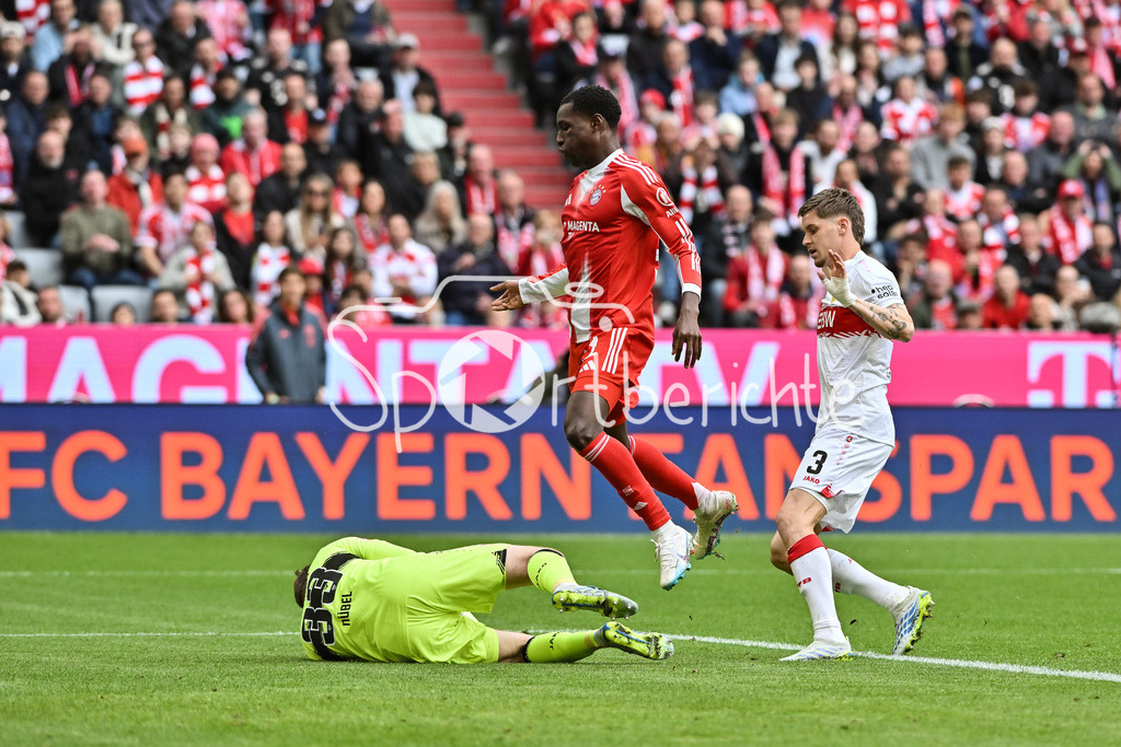 FC Bayern München - VfB Stuttgart | MUNICH, GERMANY - 19. APRIL: tackle between Nicolas JACKSON (FC Bayern Munich 11) and Ramon HENDRIKS (VfB Stuttgart 3) during the Bundesliga Match between FC Bayern Munich vs. VfB Stuttgart at Matchday 30 at Allianz Arena / DFL REGULATIONS PROHIBIT ANY USE OF PHOTOGRAPHS AS IMAGE SEQUENCES AND/OR QUASI-VIDEO