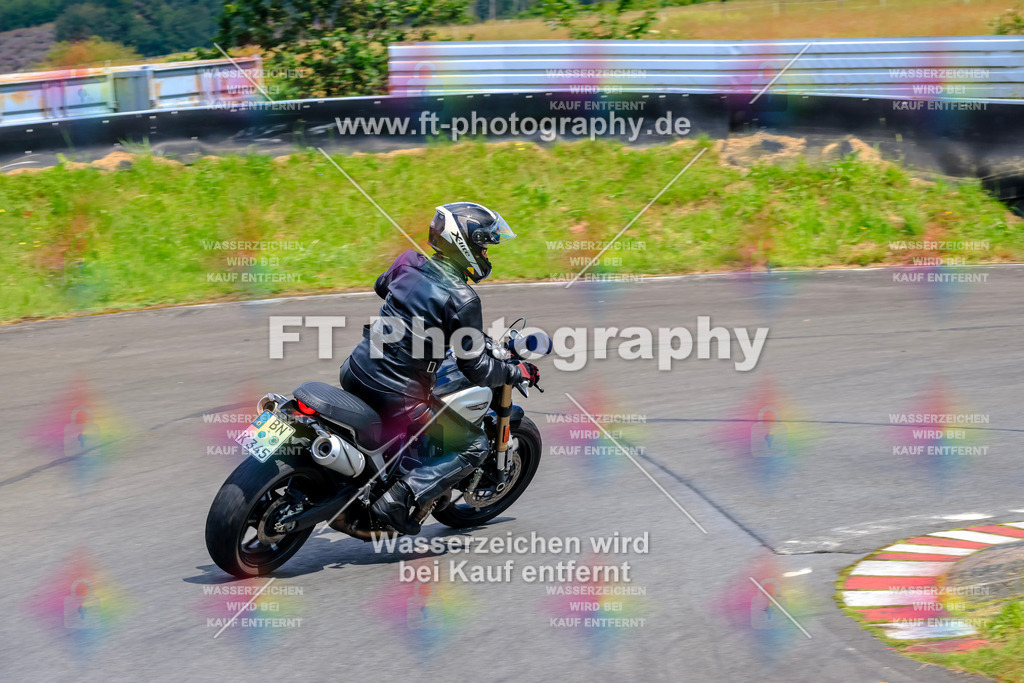 _TCM3372 | Hier findet Ihr Bilder von Touristenfahrten auf der Nürburgring Nordschleife oder von anderen Veranstaltungen die ich besucht habe. Viel Spass beim Durch Schauen 