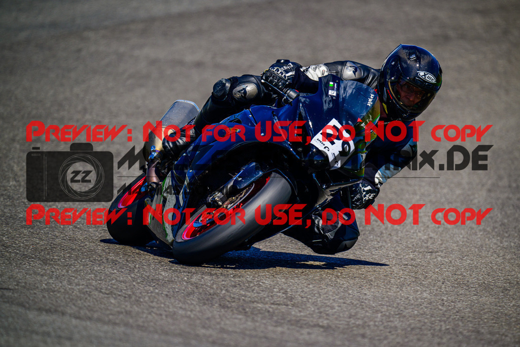 MaZZes_FotoMatrix_240520_6007705_6009 | WEISS