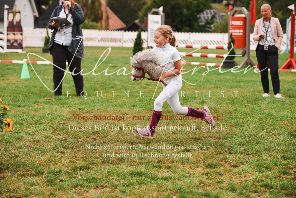 DSC_4493 | Pferde- und Turnierfotografie in Westsachsen. Pferdeportraits, Auftragszeichnungen und intuitive Kunst.