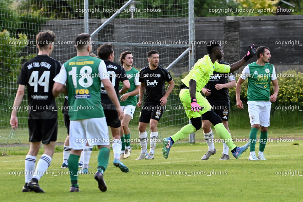 WSG Radenthein vs. URC Thal Assling | #18 Fabian Klein WSG Radenthein, #44 Matteo Kraler URC Thal Assling, #99 Ayotunde Ezekiel Ikuepamitan URC Thal Assling, WSG Radenthein vs. URC Thal Assling, WSG Radenthein vs. URC Thal Assling am 30.05.2025 in Radenthein (Sportplatz Radenthein), Austria, (Photo by Bernd Stefan)