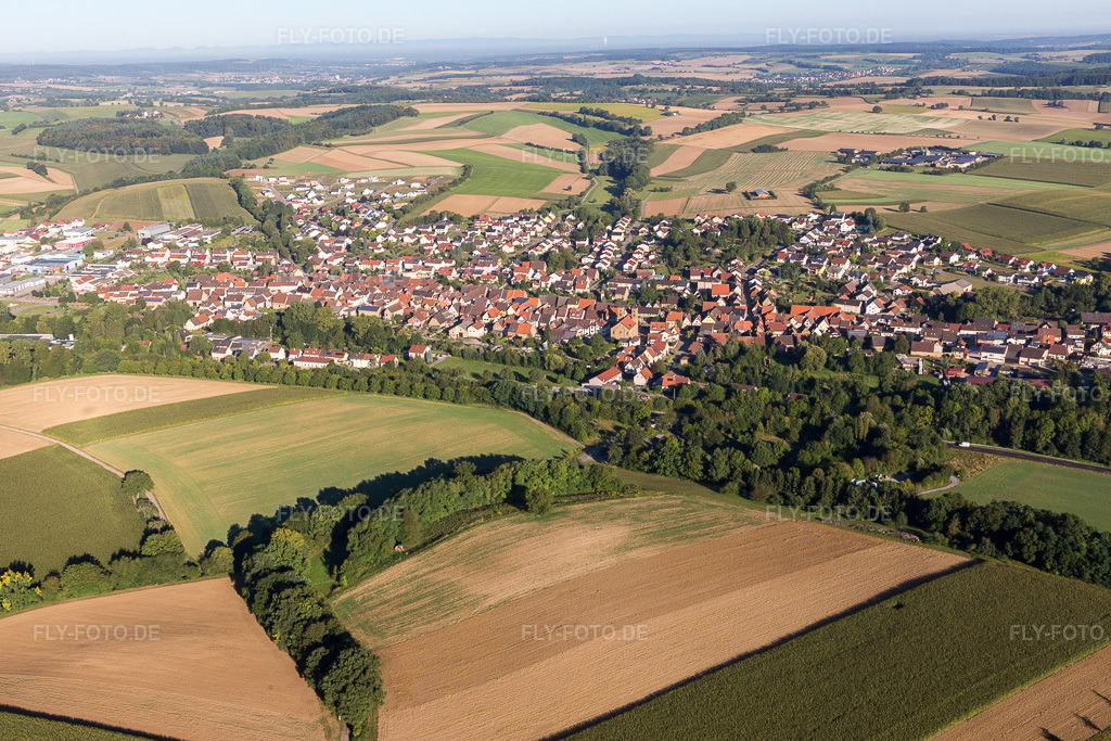 Luftbild: landwirtschaftlichen Feldern und Nutzflächen in Zaisenhausen im Bundesland Baden-Württemberg in Deutschland. Foto: IMG_093894.jpg vom 23.08.2016 durch Werner Riehm/FLY-FOTO.de