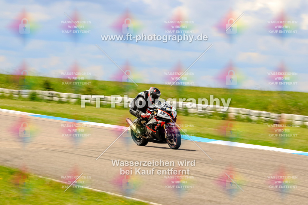 MotoTeam-0572 | Hier findet Ihr Bilder von Touristenfahrten auf der Nürburgring Nordschleife oder von anderen Veranstaltungen die ich besucht habe. Viel Spass beim Durch Schauen 