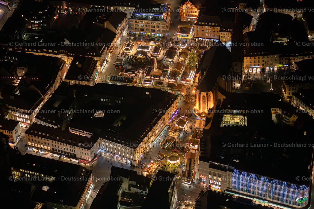 3905999 | Nachtaufnahme des Weihnachtsmarkts 2019