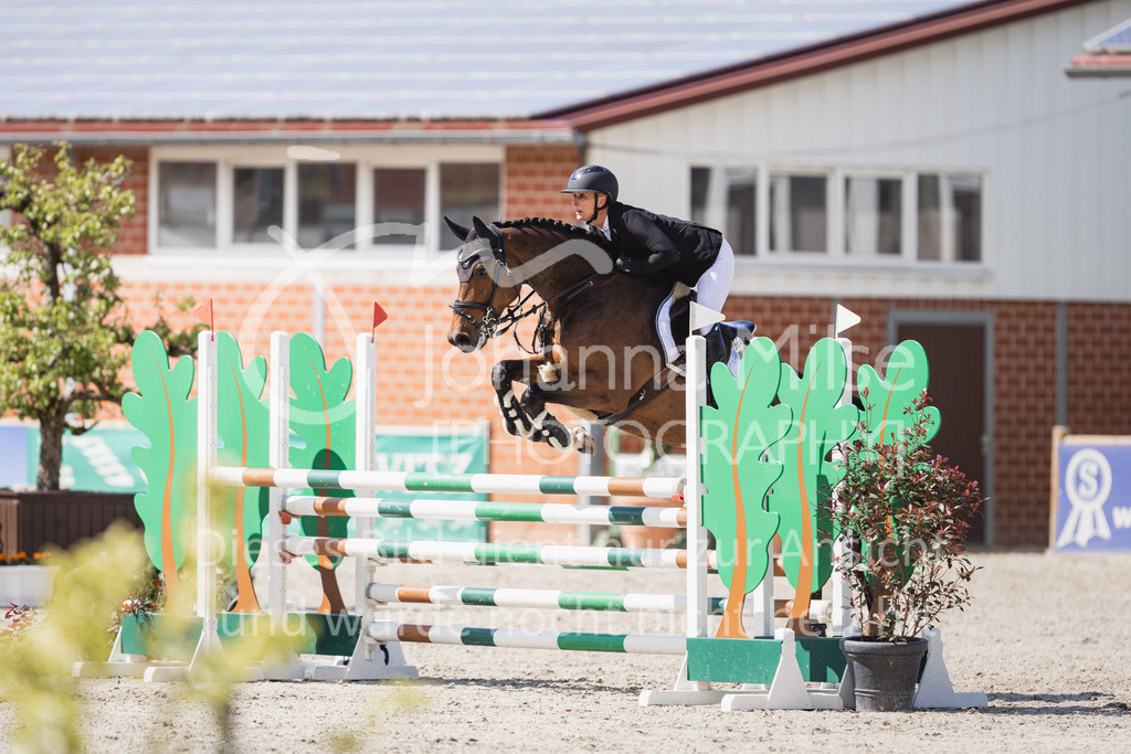 230516_Mühlen_04SprPf-L-435 | Deine schönsten Turniermomente als professionelle Fotos! Entdecke hochwertige Pferdesport-Fotografie im Online-Shop. Jetzt Fotos finden & bestellen!