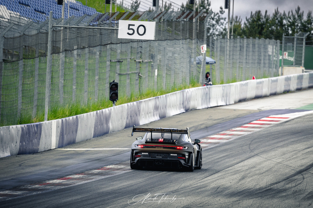 R6PZ0956 _Alexander Tschuncky | Entdecken Sie die faszinierende Welt von Alexander Tschuncky Arts: Kreative Fotografie, atemberaubende Automobilkunst und hochwertiger Bilderdruck. Lassen Sie sich inspirieren! - Realisiert mit Pictrs.com