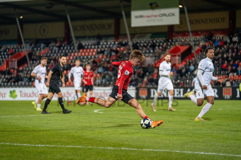 SG Sonnenhof Grossaspach vs. TSV Steinbach Haiger, Fussball, Regionalliga Suedwest, 25. Spieltag, 20.03.2026 | Torchance durch Lukas Stoppel (SG Sonnenhof Großaspach, #35),SG Sonnenhof Grossaspach vs. TSV Steinbach Haiger, Fussball, Regionalliga Suedwest, 25. Spieltag, 20.03.2026Foto: photosbyphips/Philip Ziegler