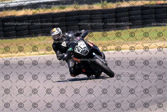 26bt04-1432 | markuskiefer.com - Realisiert mit Pictrs.com