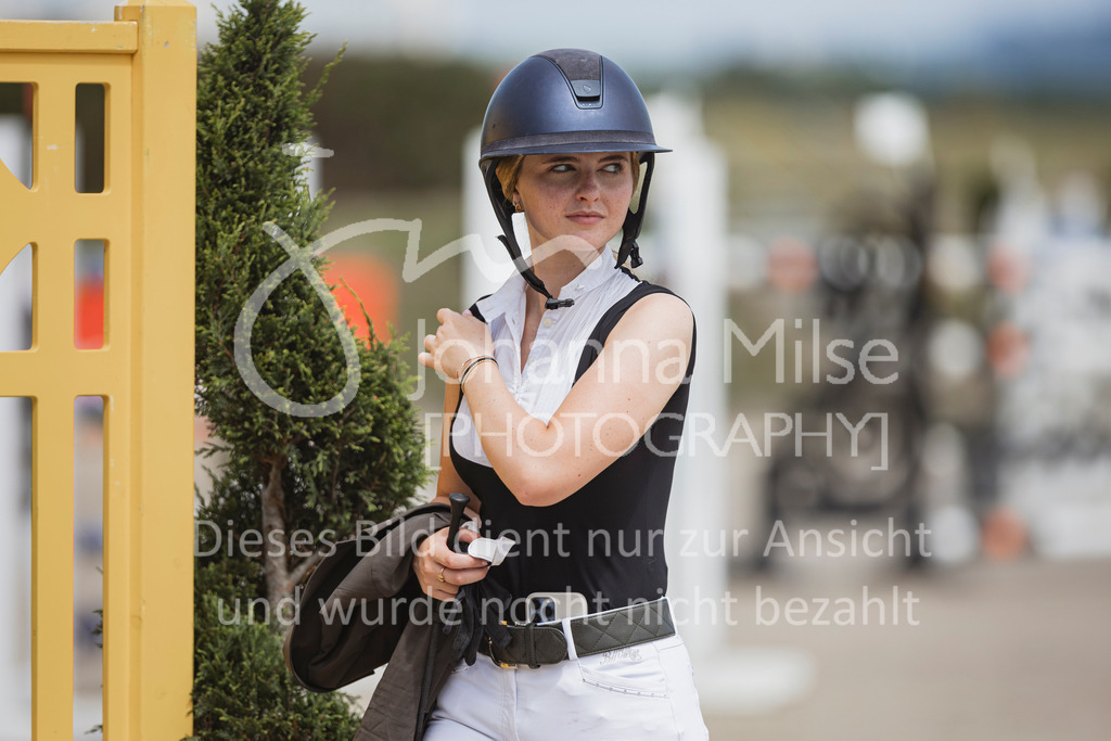 240629_LüPfSpTa_GP-201 | Deine schönsten Turniermomente als professionelle Fotos! Entdecke hochwertige Pferdesport-Fotografie im Online-Shop. Jetzt Fotos finden & bestellen!