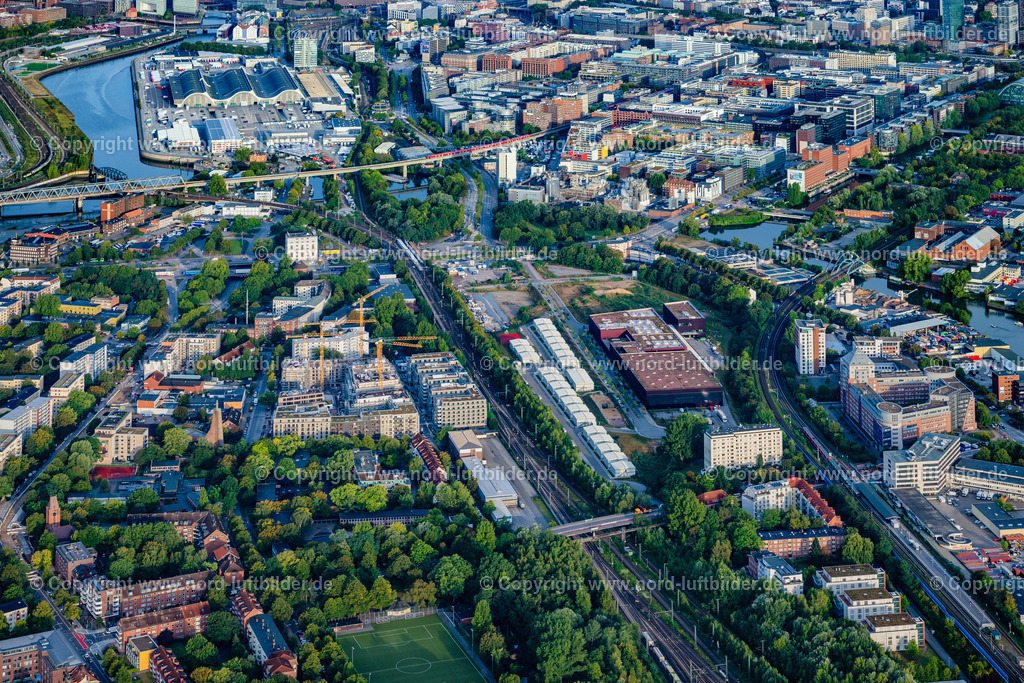 Hamburg_Rothenburgsort_ELS_6100200925 | HAMBURG 20.09.2025 Entwicklungsgebiet "Neuer Huckepackbahnhof der Industriebrache an der Billstraße im Stadtteil Rothenburgsort in Hamburg. // Development area "New piggyback station on the industrial wasteland at Billstrasse in the Rothenburgsort district of Hamburg. Foto: Martin Elsen