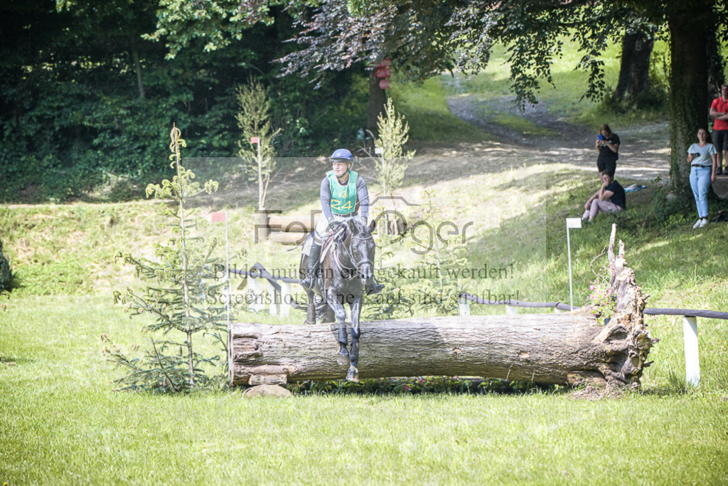 DOS_9320 | Entdecke hochwertige Reitturnierfotos von Foto Oger. Professionell, emotional und authentisch – jetzt Lieblingsmomente im Shop bestellen. - Realisiert mit Pictrs.com