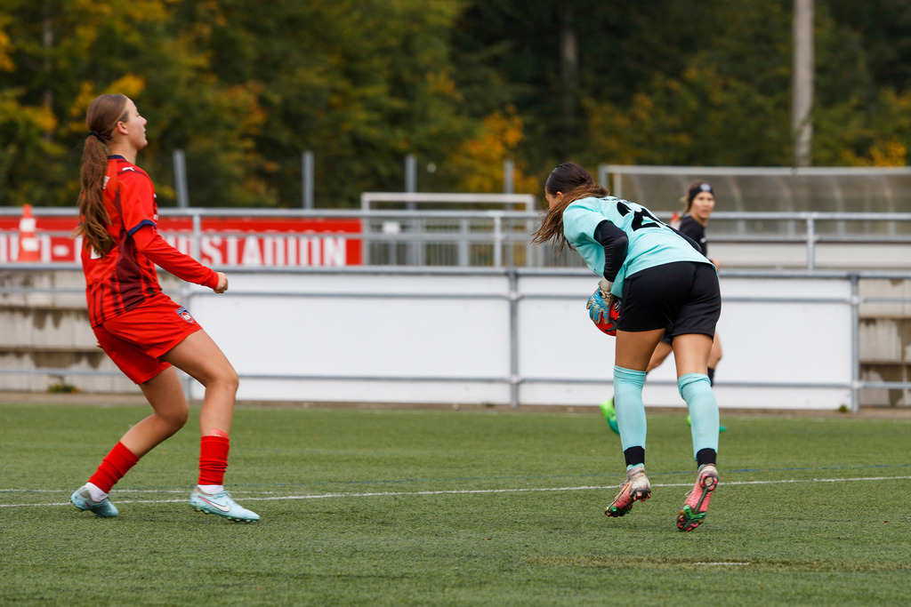 FCHHOH_251005_7177 | 1.FC Heidenheim 1846 II vs. SGM Hohenmemmingen/Sontheim, Fußball, Frauen, Bezirksliga, 2025/2026, 4. Spieltag, 05.10.2025 in Heidenheim, Kunstrasen b. Voith-Arena West(Foto: Michael Bulling) - Realisiert mit Pictrs.com