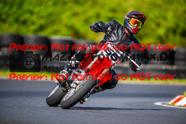 MaZZes_FotoMatrix_240430_6007705_2458 | Fotograf Mathias Schmid
Sportfotograf,
Eventfotograf,
Hochzeitsfotograf,
Portraitfotograf