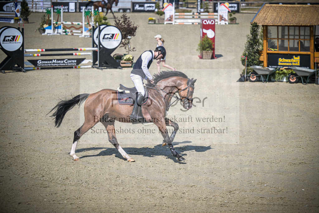 DOS_2972 | Entdecke hochwertige Reitturnierfotos von Foto Oger. Professionell, emotional und authentisch – jetzt Lieblingsmomente im Shop bestellen.Deutschlandweite Turnierfotografie. - Realisiert mit Pictrs.com