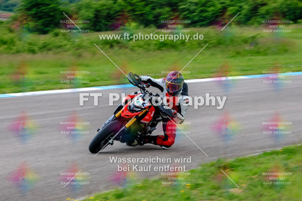 MotoTeam-3552 | Hier findet Ihr Bilder von Touristenfahrten auf der Nürburgring Nordschleife oder von anderen Veranstaltungen die ich besucht habe. Viel Spass beim Durch Schauen 