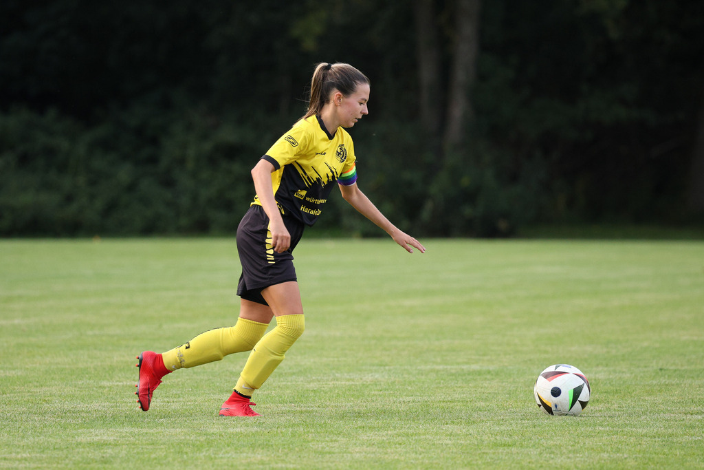 Fußball I FRAUEN I Saison 2025-2026 I Freundschaftsspiel I SGM Ebnat-Waldhausen - 1FC Heidenheim 1846 2 I_250823_5839 | Fotopresso – Sportfotografie in Heidenheim & Umgebung. Professionelle Sportfotografie für unvergessliche Momente. Dynamische Action-Shots, emotionale Szenen & hochwertige Bilder. - Realisiert mit Pictrs.com